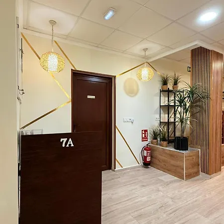 7Ahostal * Торевьиа